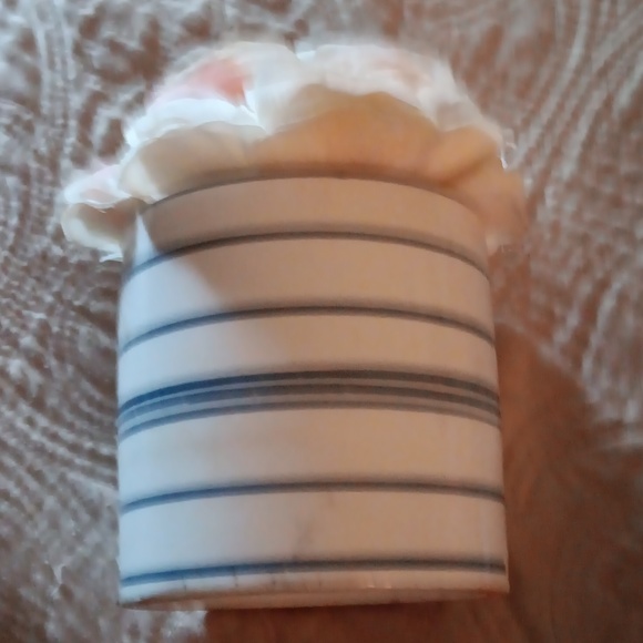 Nice bundle of two flowe arrangements in pretty ceramic containers. - Picture 2 of 5